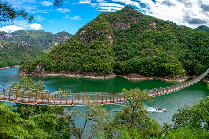 堤川清风湖畔缆车