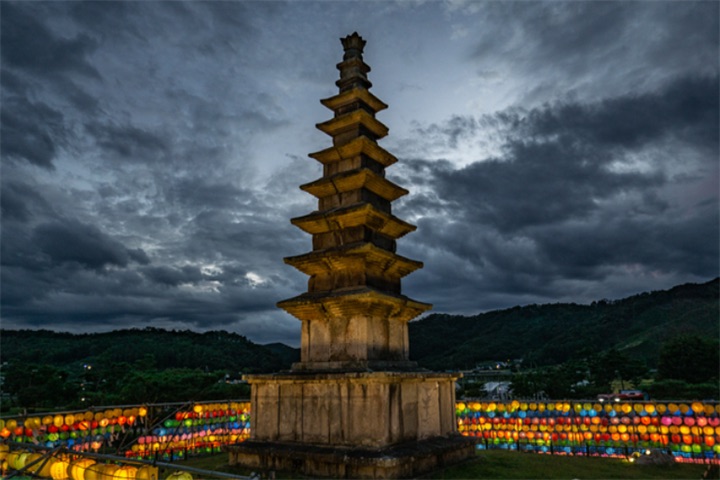 忠州中央塔史迹公园与弹琴湖彩虹路