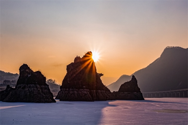 丹阳郡岛潭三峰