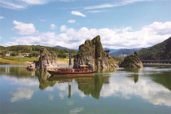 丹阳郡岛潭三峰